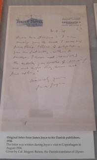 Letra e assinatura de James Joyce em um carta - James Joyce Tower & Museum